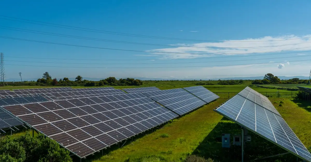 Cómo Aprovechar la Energía Solar en la Agricultura Moderna