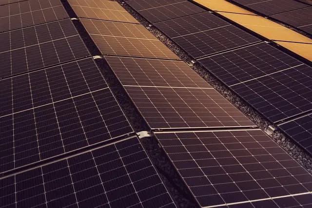 Cómo Hacer un Mantenimiento Eficaz de Tus Paneles Solares