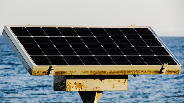 Cómo Seleccionar el Mejor Inversor Solar para Tu Sistema