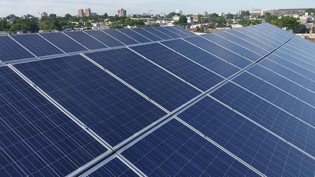 Cómo Instalar Un Sistema Solar Fotovoltaico en Tu Hogar: Guía Completa