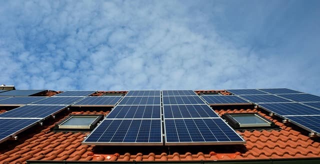 Cómo Implementar Energía Solar en Tu Hogar: Guía Práctica