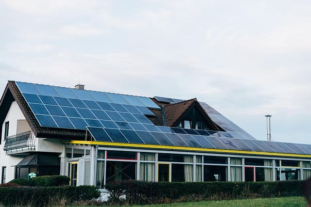 10 Consejos para Elegir Paneles Solares Eficientes